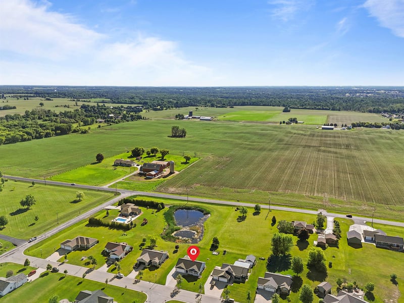 W6115 Sherwood Point Dr, Greenville, WI 54942