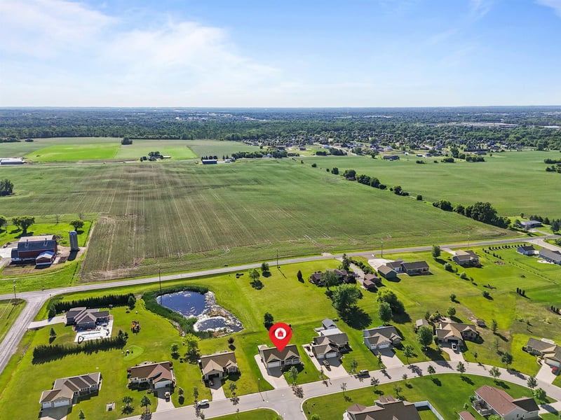 W6115 Sherwood Point Dr, Greenville, WI 54942