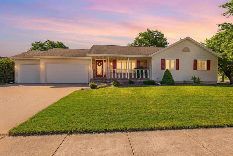 513 Frances St, Kaukauna, WI 54130