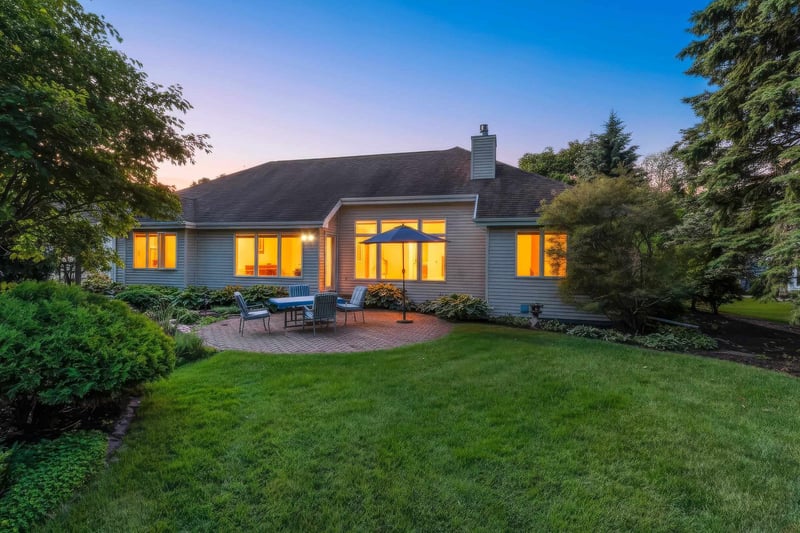 1900 Orchard Blossom Dr, Appleton, WI 54915
