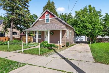 831 Baird St, Green Bay, WI 54301