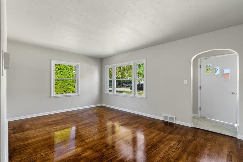 939 Sherry St, Neenah, WI 54956