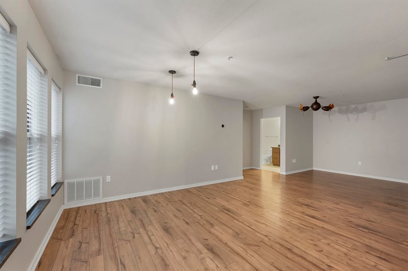 118 Washington St #231A, Green Bay, WI 54301