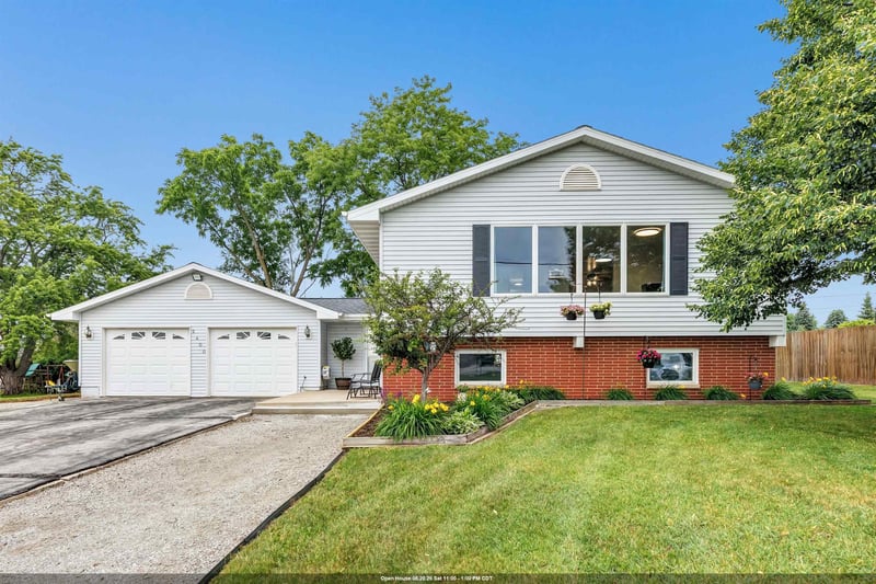 2400 Ridge Rd, Green Bay, WI 54304