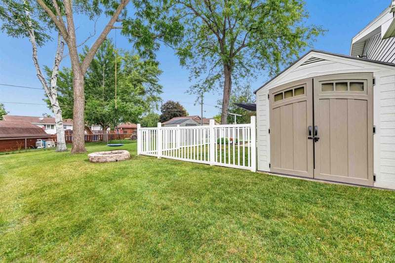 2400 Ridge Rd, Green Bay, WI 54304