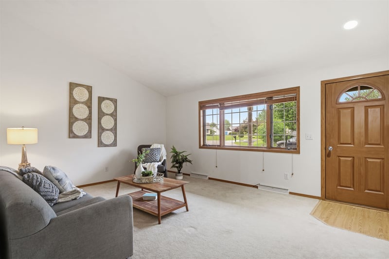 W2303 St Germaine Ct, Appleton, WI 54915