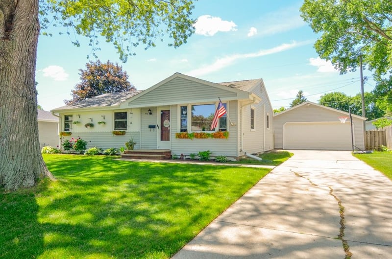 614 Karl St, Green Bay, WI 54301