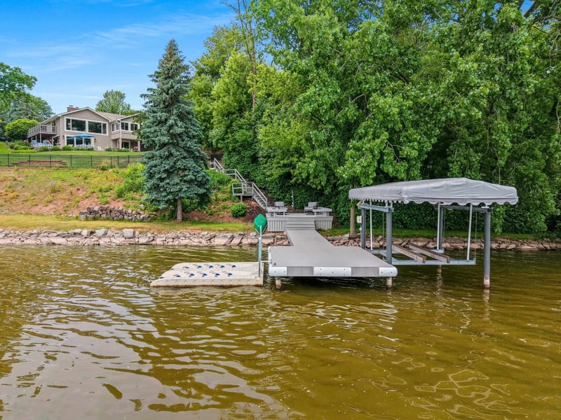 2281 Lost Dauphin Rd, De Pere, WI 54115-9164