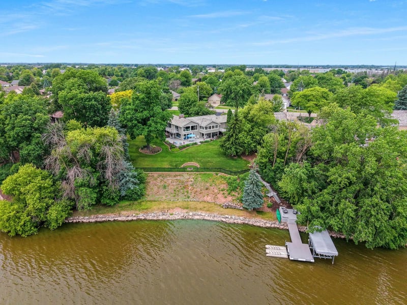 2281 Lost Dauphin Rd, De Pere, WI 54115-9164