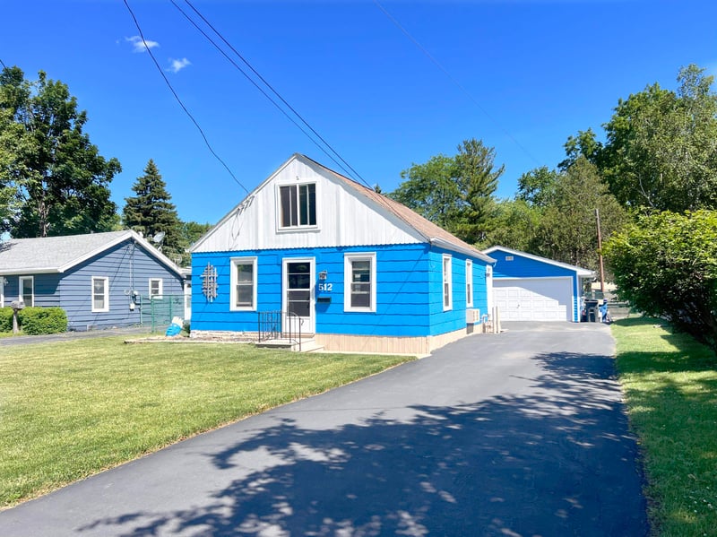 512 19th Ave, Oshkosh, WI 54904-6820