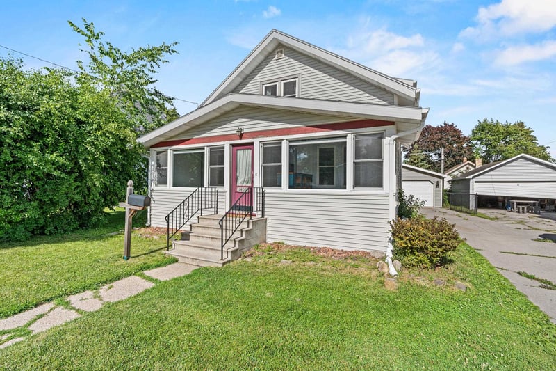 1406 Walnut St, Oshkosh, WI 54901