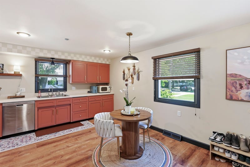 229 Paul Dr, Kimberly, WI 54136-1221