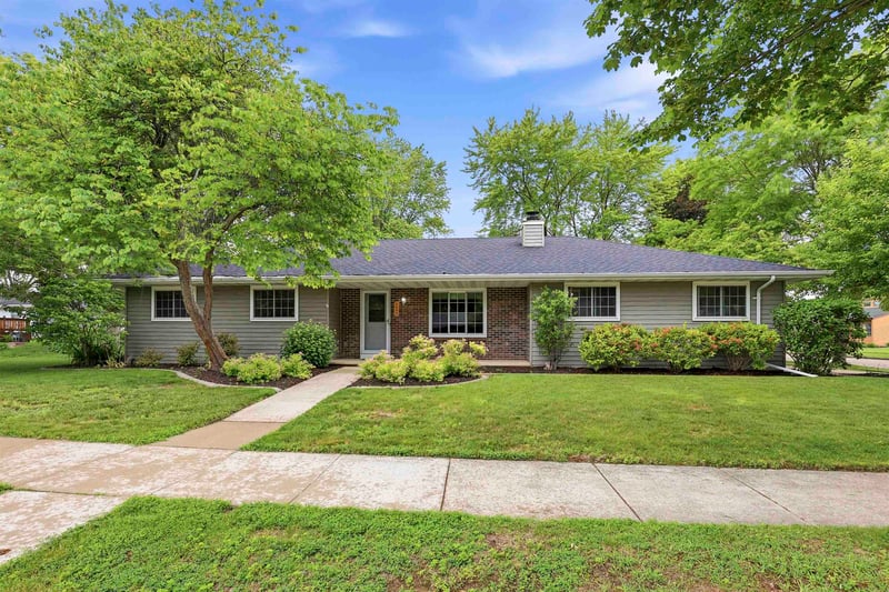 2900 Lourdes Dr, Appleton, WI 54915-3935