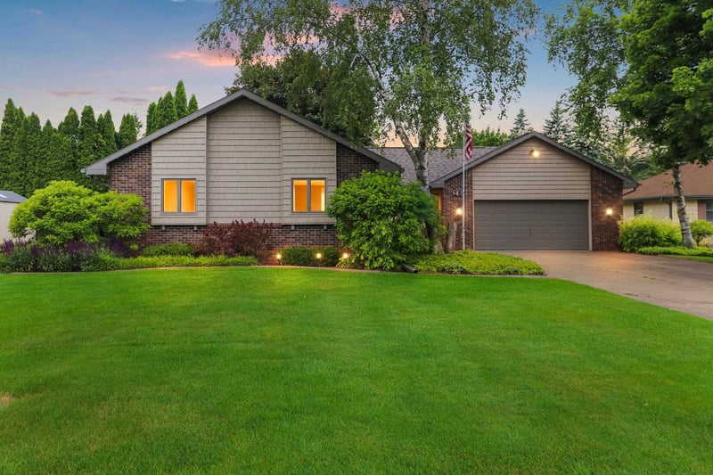 28 Greves Ct, Appleton, WI 54914