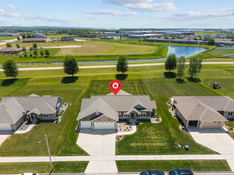 2157 Fox Point Cir, De Pere, WI 54115