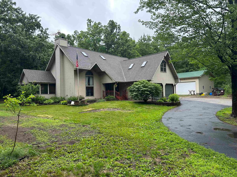 6868 Oconto River Shores Ln, Oconto Falls, WI 54154