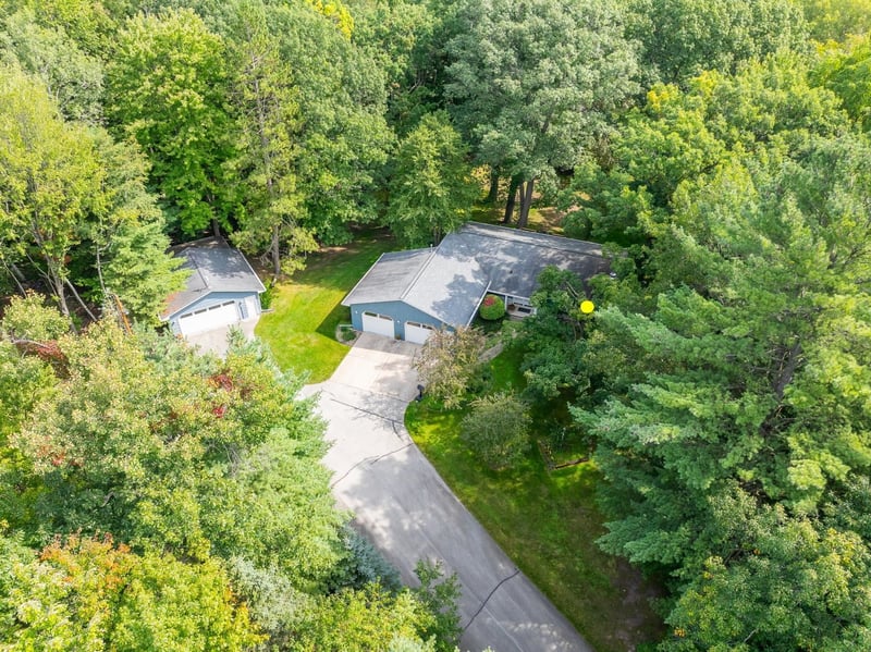 872 Winding Trl, Oneida, WI 54155-9170