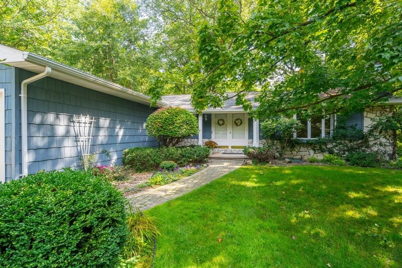 872 Winding Trl, Oneida, WI 54155-9170