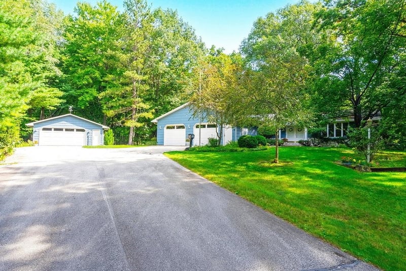 872 Winding Trl, Oneida, WI 54155-9170