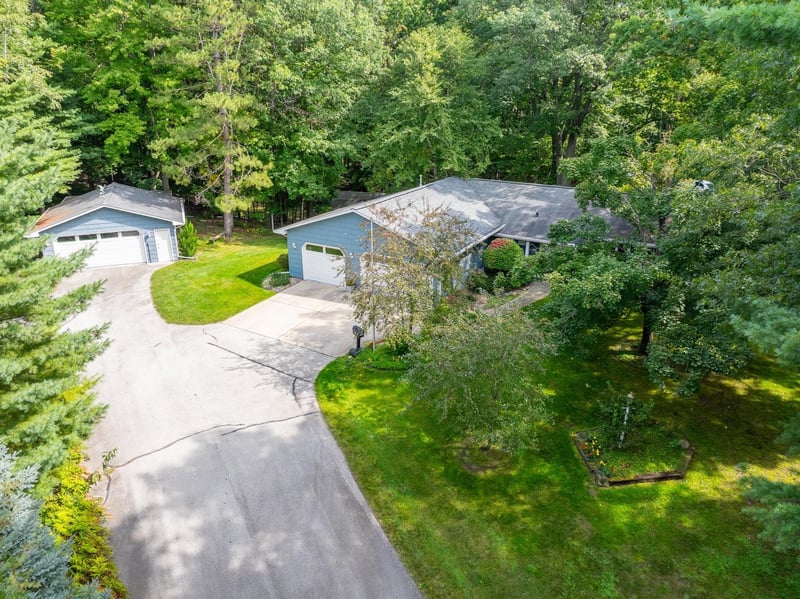 872 Winding Trl, Oneida, WI 54155-9170