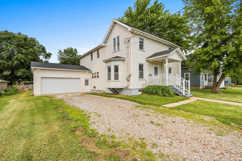 210 River St, Neenah, WI 54956