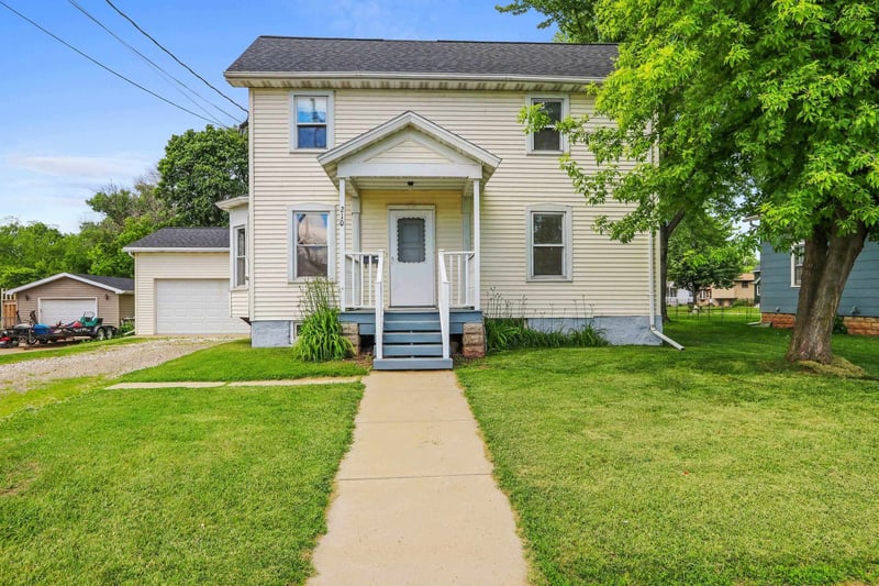 210 River St, Neenah, WI 54956