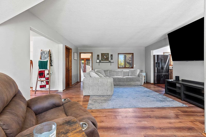 2100 Hillside Ln, Green Bay, WI 54302-4050