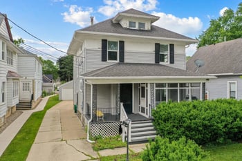 217 12th Ave, Green Bay, WI 54303-1717