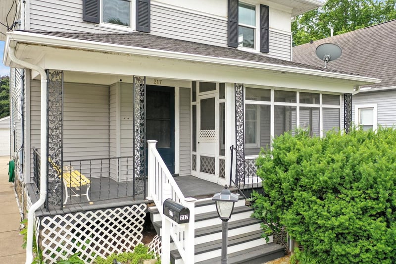 217 12th Ave, Green Bay, WI 54303-1717