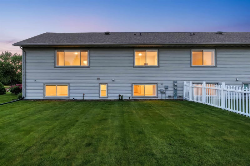 1329 Franco Ct #2, De Pere, WI 54115-3816