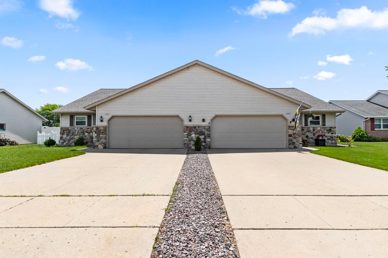 1329 Franco Ct #2, De Pere, WI 54115-3816