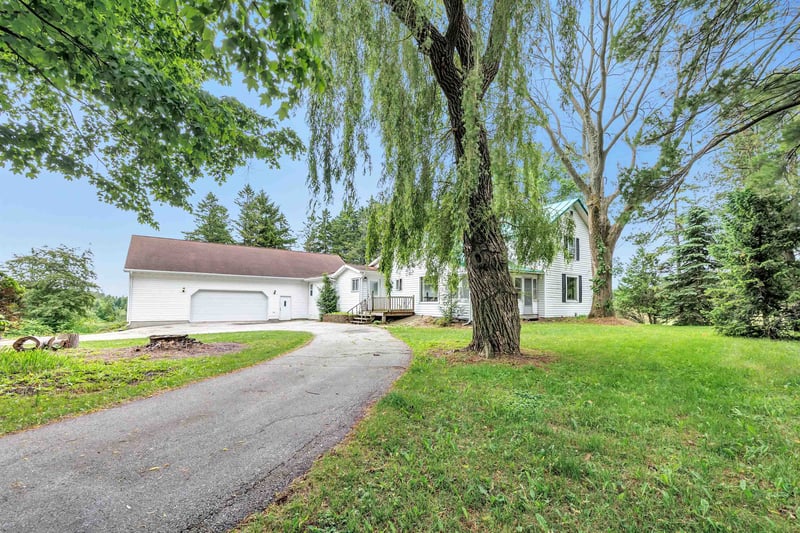 N8938 Wolf River Dr, Algoma, WI 54201