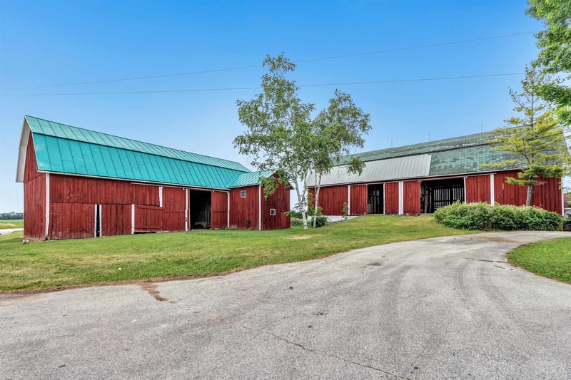 N8938 Wolf River Dr, Algoma, WI 54201