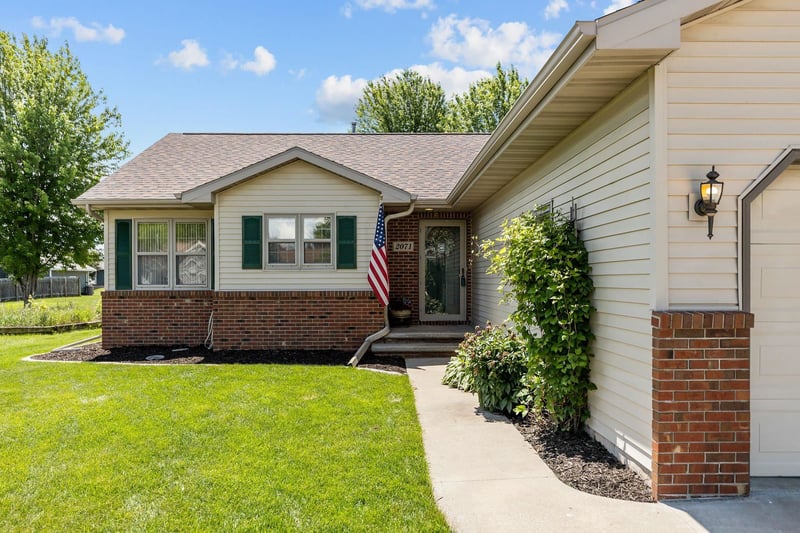 2071 Greengrove St, Kaukauna, WI 54130