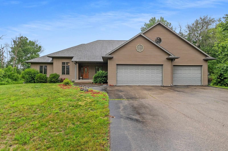 N5795 Edgewood Rd, Shawano, WI 54166