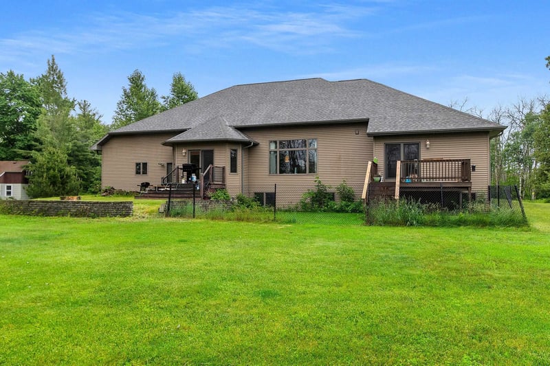 N5795 Edgewood Rd, Shawano, WI 54166