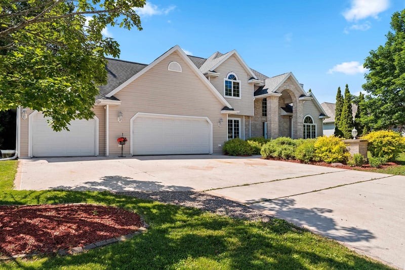 421 Woodrow Ct, Denmark, WI 54208