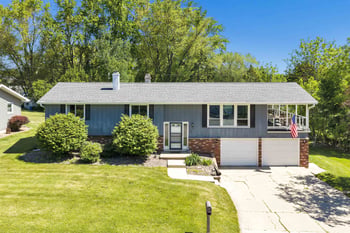 1602 Bruce Ln, Green Bay, WI 54304