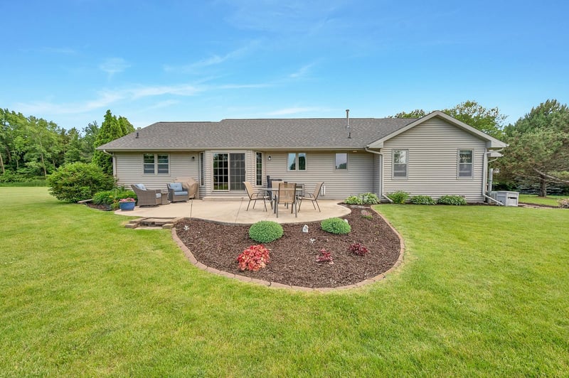 3605 Solitude Rd, De Pere, WI 54115