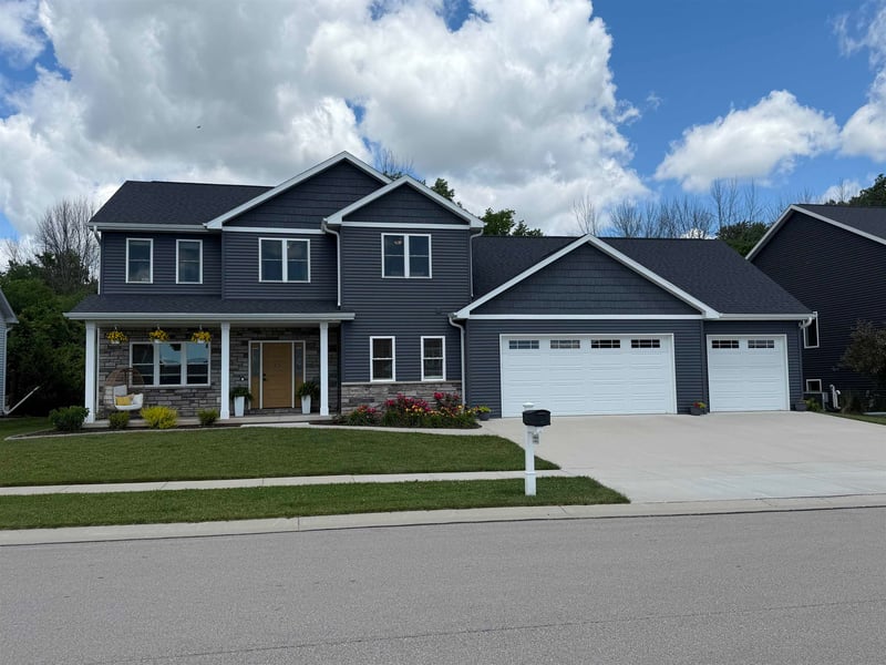 W6018 Ryford St, Menasha, WI 54952