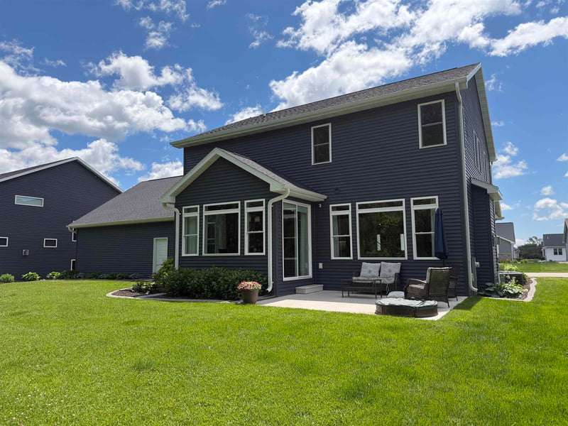 W6018 Ryford St, Menasha, WI 54952