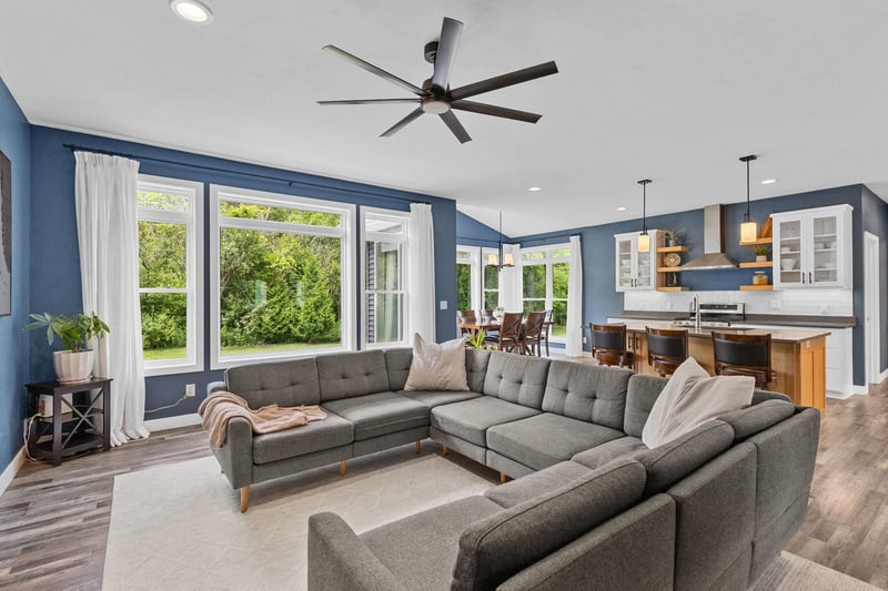 W6018 Ryford St, Menasha, WI 54952