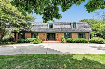 675 Sunset Cir, Green Bay, WI 54301-1345