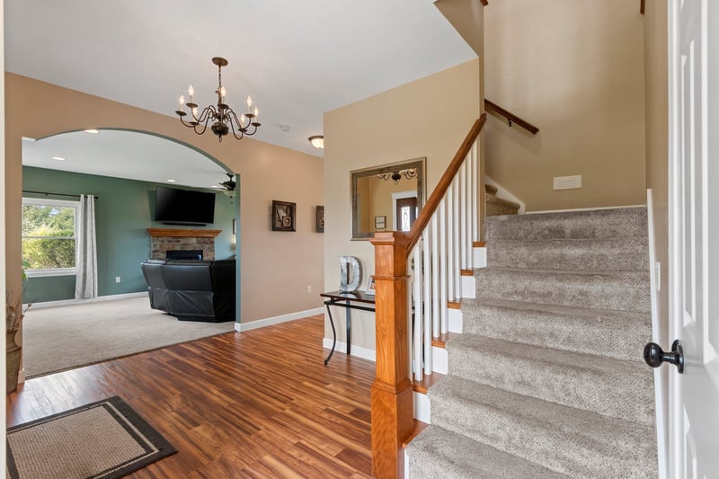 N1203 South Creek Dr, Greenville, WI 54942