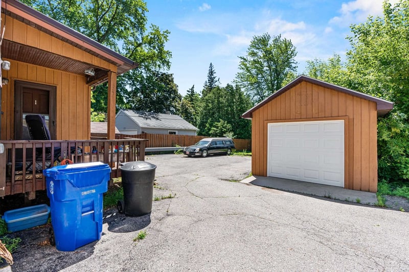 1427 College Ave, Appleton, WI 54914
