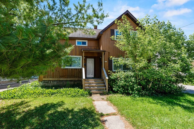 1427 College Ave, Appleton, WI 54914