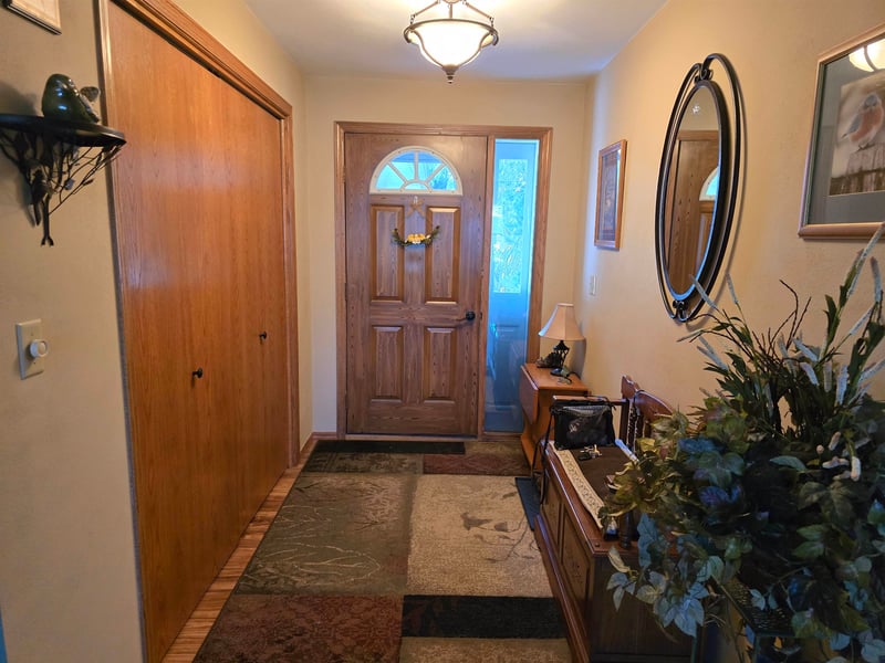 1430 Silverwood Ln, Neenah, WI 54956