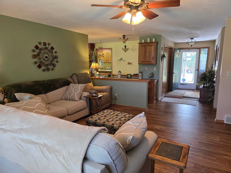 1430 Silverwood Ln, Neenah, WI 54956
