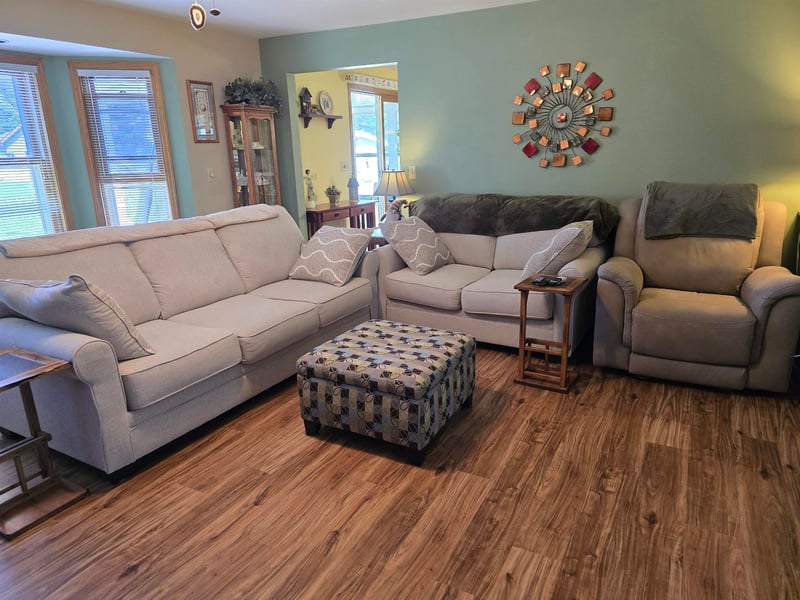 1430 Silverwood Ln, Neenah, WI 54956