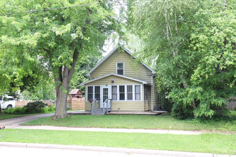 1223 Grove St, Oshkosh, WI 54901
